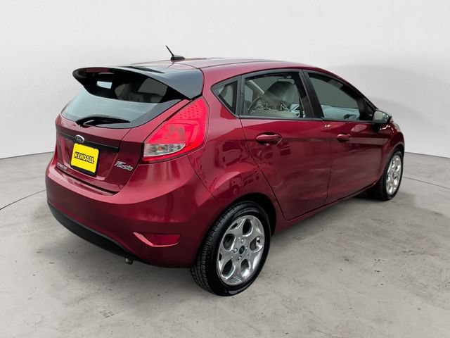 Used 2013 Ford Fiesta Titanium w/ Black Sport Appearance Pkg FWD image 5