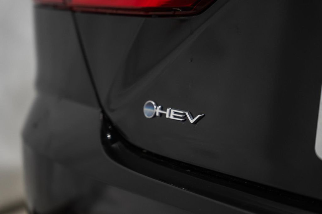 Used 2025 Toyota Camry LE image 8