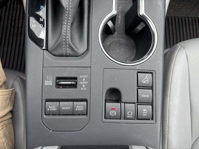 Used 2025 Toyota Highlander XLE AWD/4WD image 20