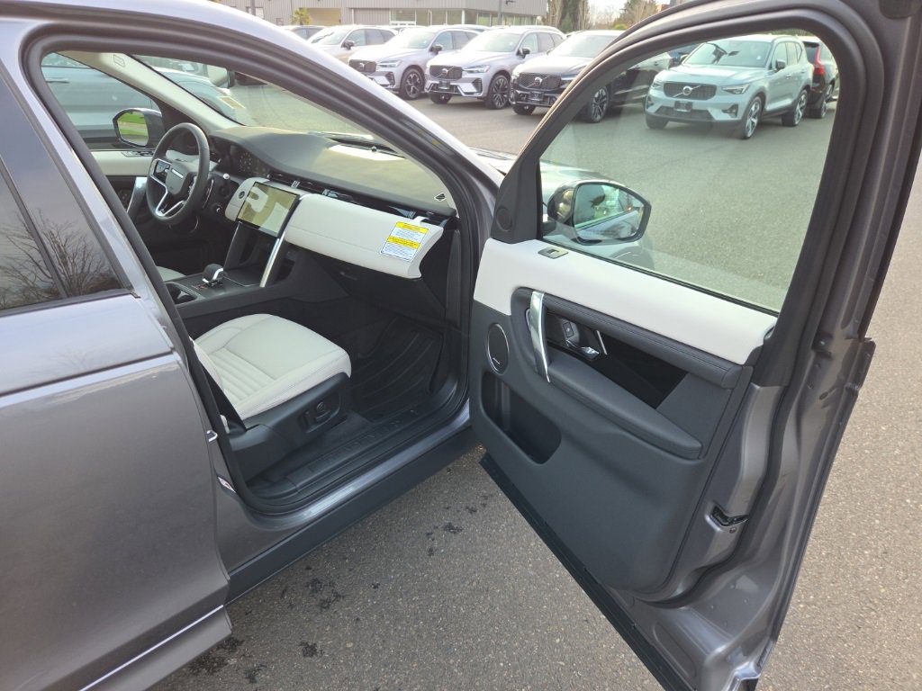 New 2025 Land Rover Discovery Sport S image 19