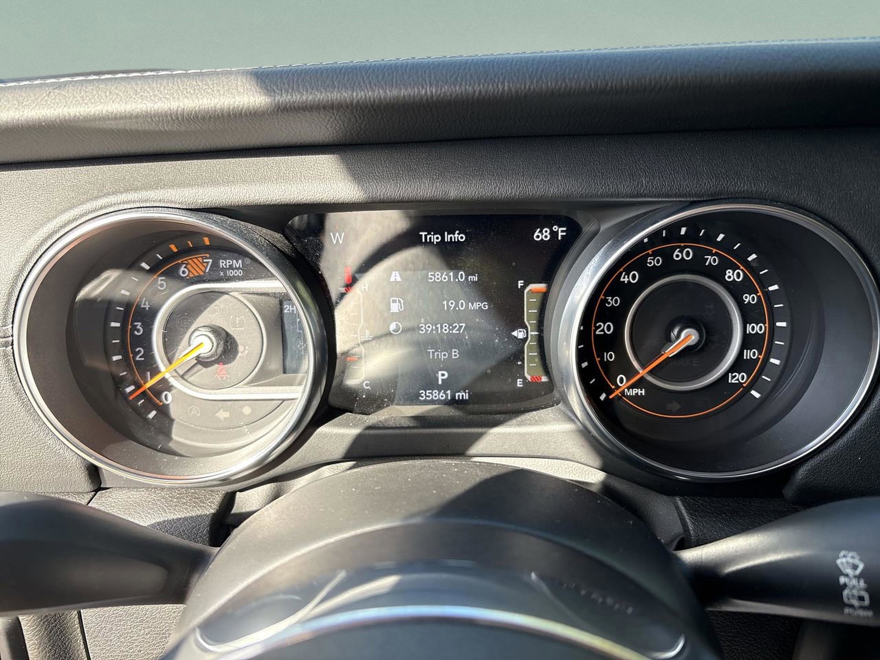 Used 2023 Jeep Wrangler Sahara w/ Cold Weather Group image 13