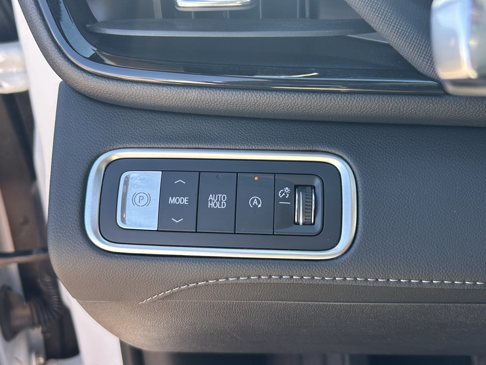Certified 2026 Buick Enclave Sport Touring FWD image 19