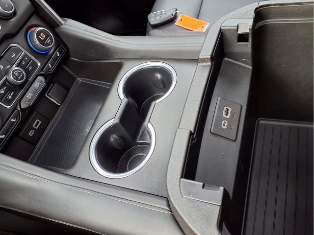 Used 2023 Chevrolet Tahoe Z71 w/ Luxury Package AWD/4WD image 9