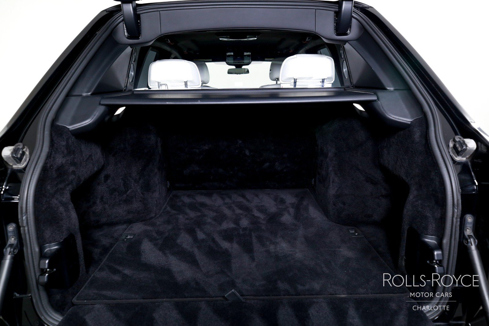 Used 2021 Rolls-Royce Cullinan Black Badge AWD/4WD image 27