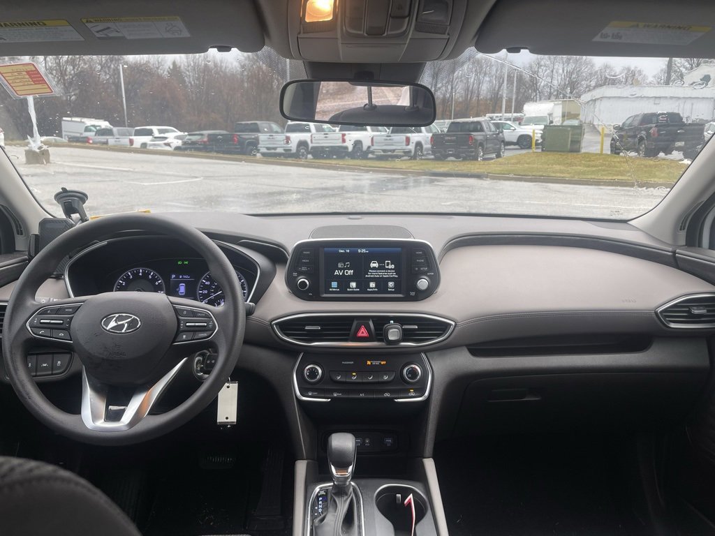 Used 2019 Hyundai Santa Fe SE image 9