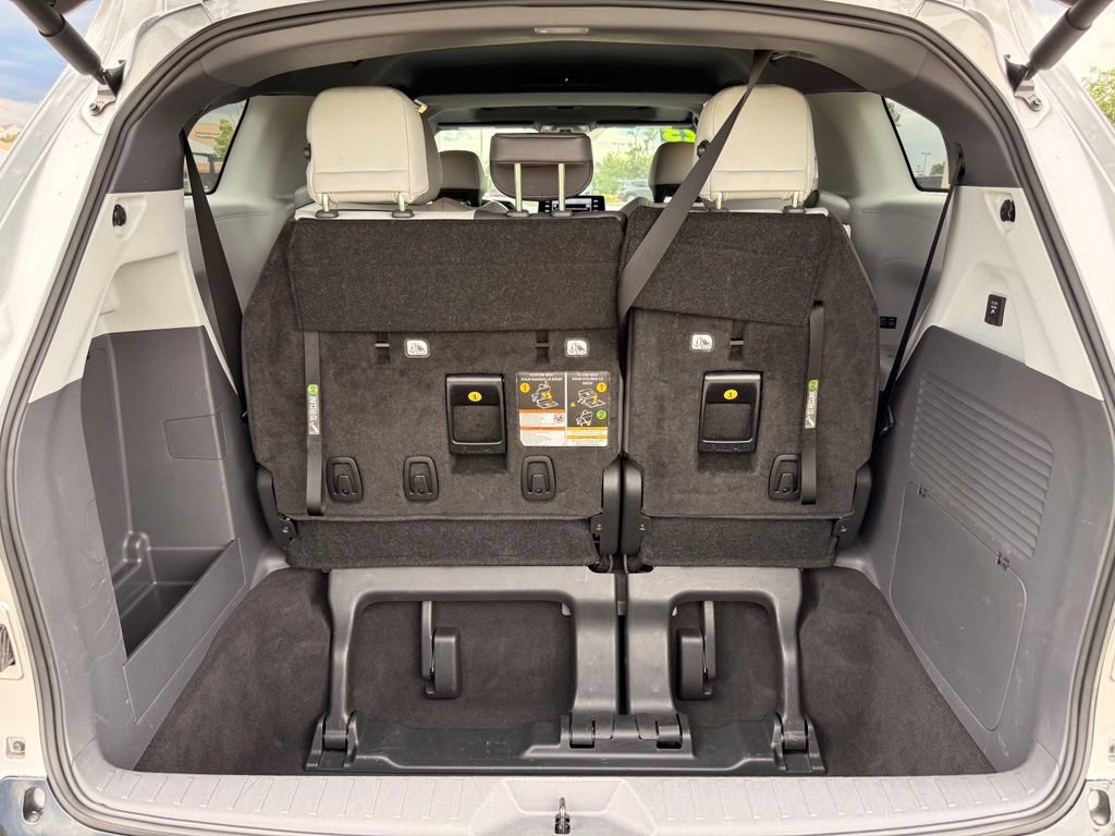 Used 2023 Toyota Sienna XSE w/ XSE Plus Package AWD/4WD image 28