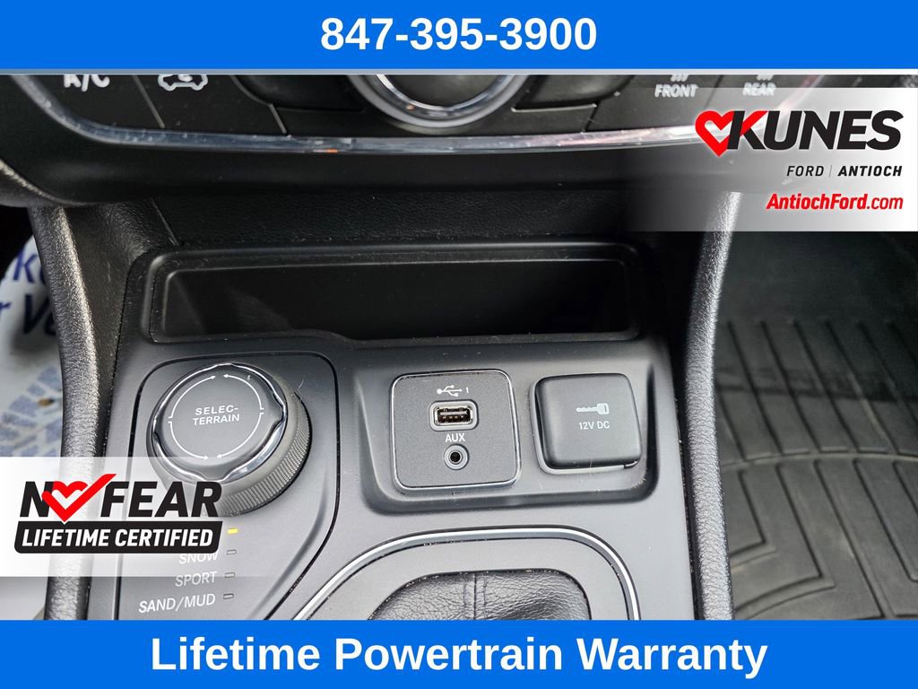 Used 2020 Jeep Cherokee Latitude Plus image 52