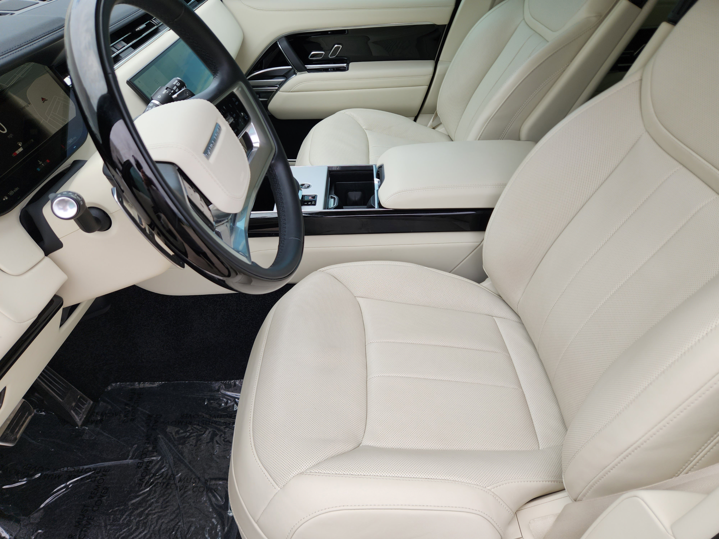 Certified 2025 Land Rover Range Rover SE AWD/4WD image 8