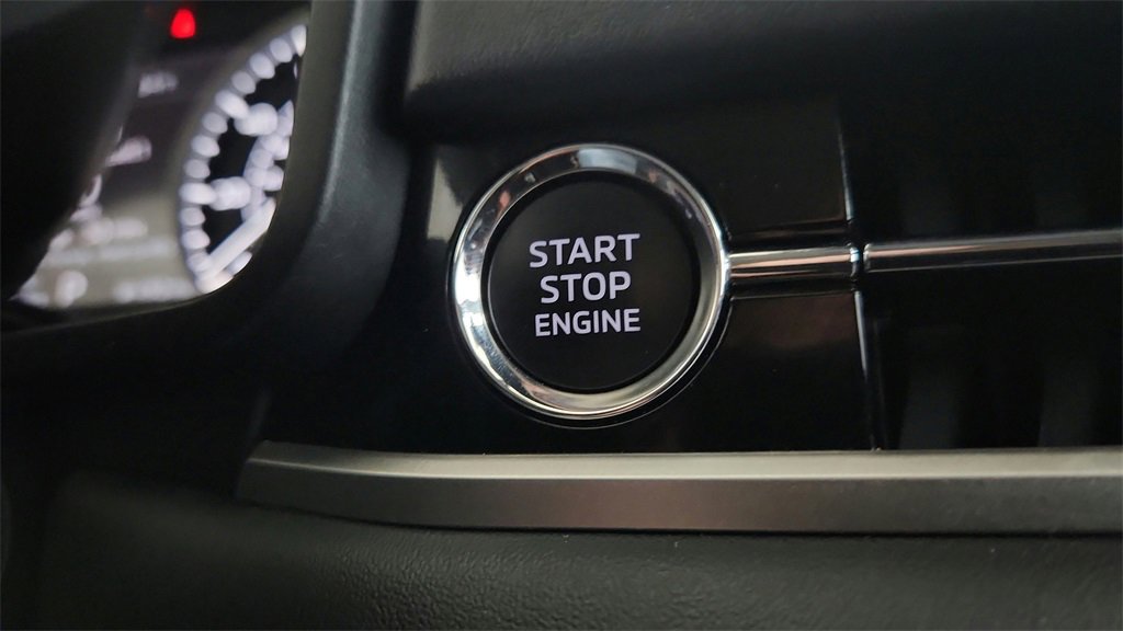 Used 2024 Mitsubishi Outlander SE image 24