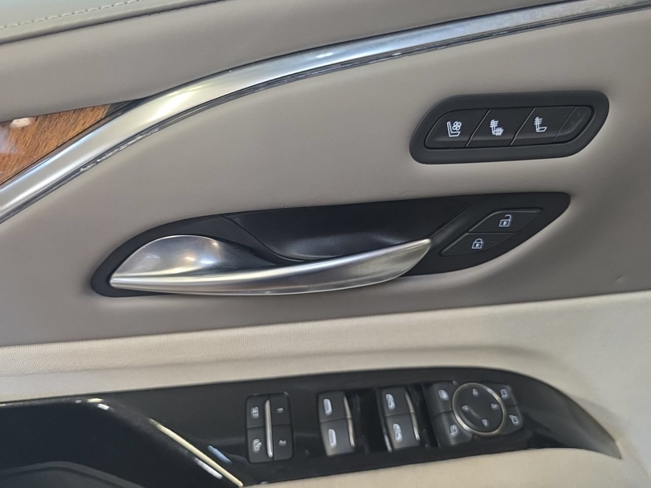 Used 2023 Cadillac Escalade Sport Platinum AWD/4WD image 33