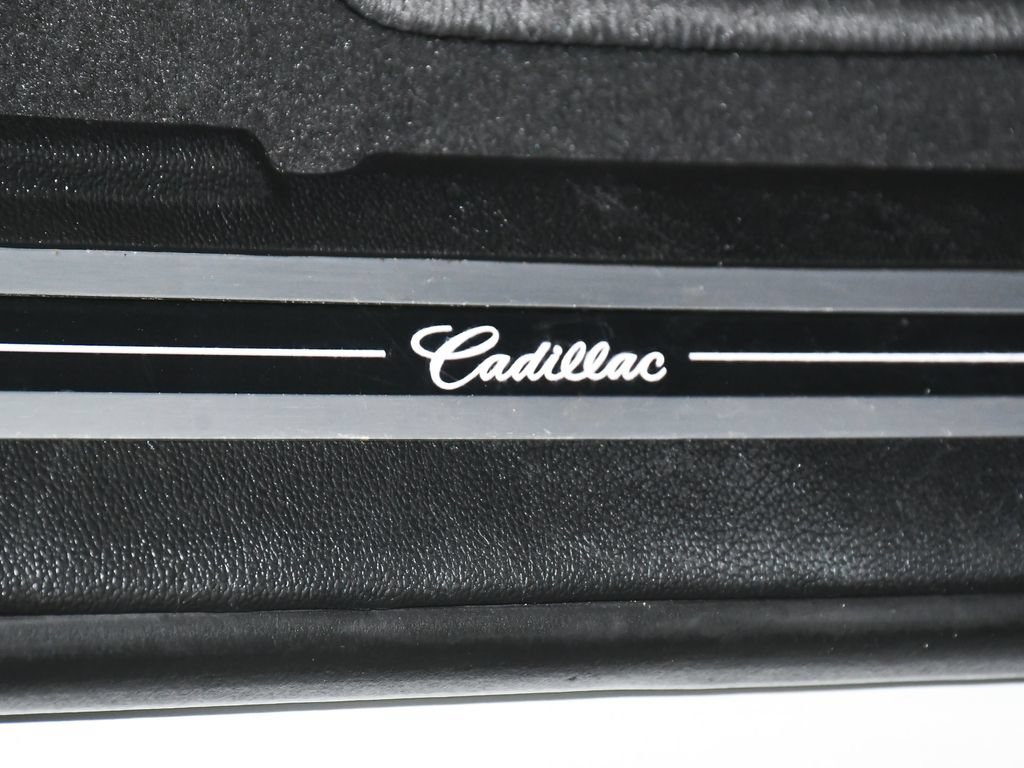 Used 2020 Cadillac Escalade Luxury AWD/4WD image 16