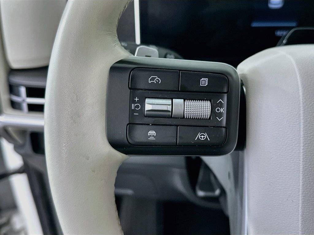 Used 2026 Hyundai Santa Fe SEL FWD image 23