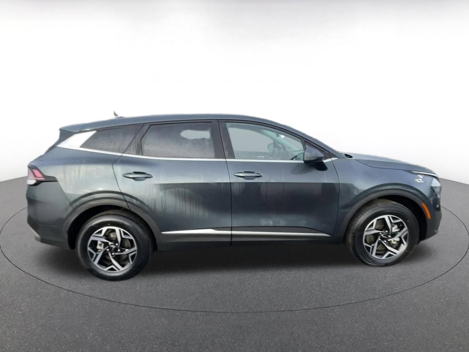 Used 2025 Kia Sportage LX image 16