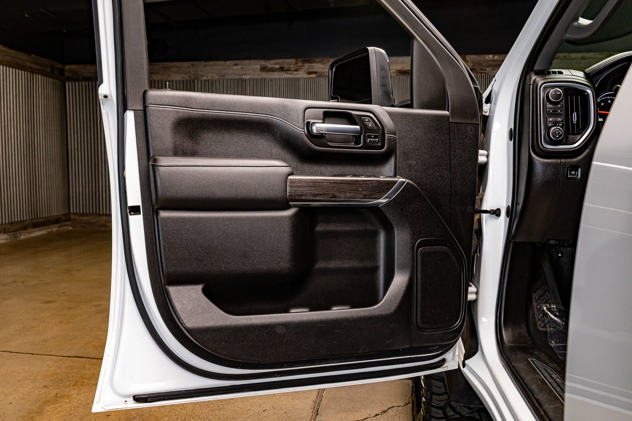 Used 2023 Chevrolet Silverado 3500 LTZ image 30