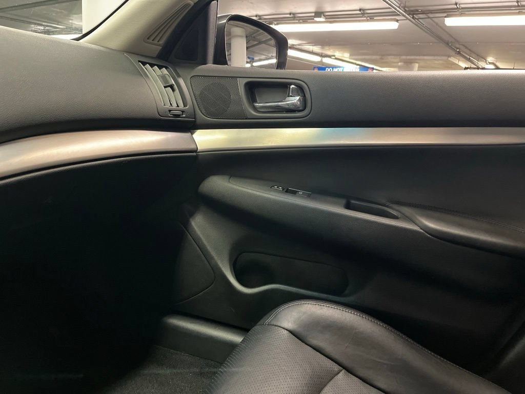 Used 2013 INFINITI G37 x Sedan w/ Premium Pkg AWD/4WD image 31