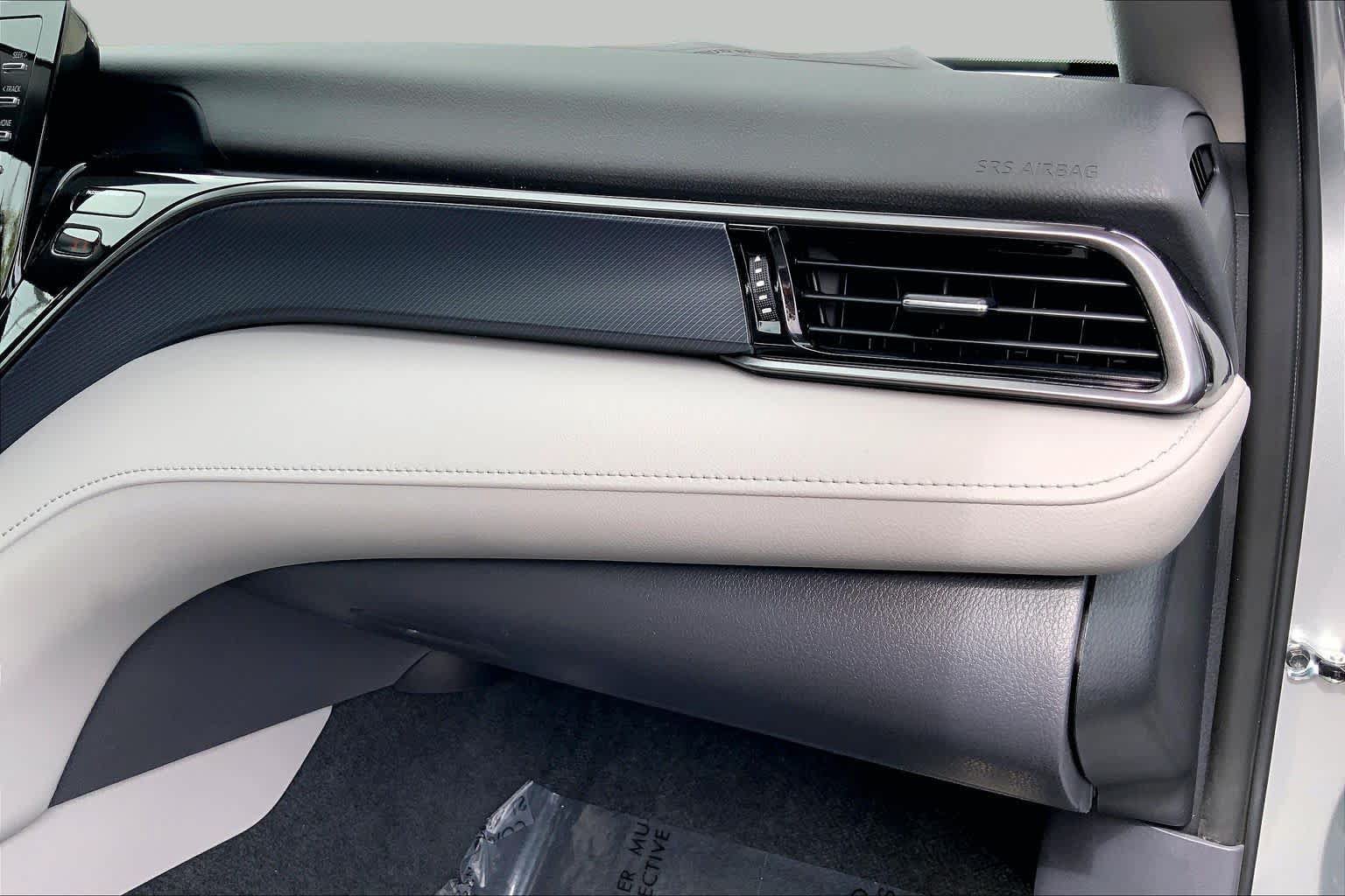 Used 2024 Toyota Camry LE w/ Convenience Package FWD image 18