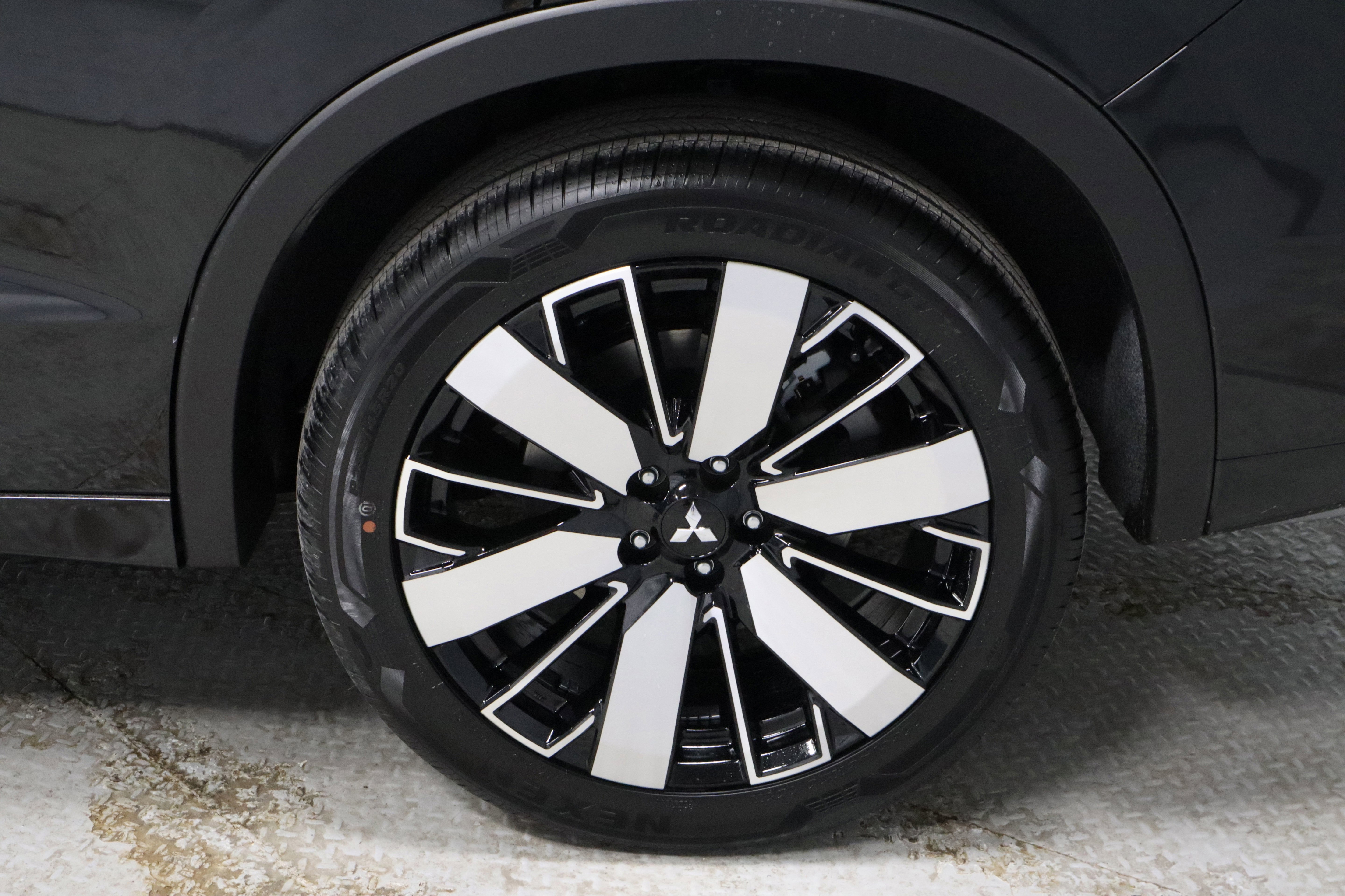 New 2026 Mitsubishi Outlander SEL image 38