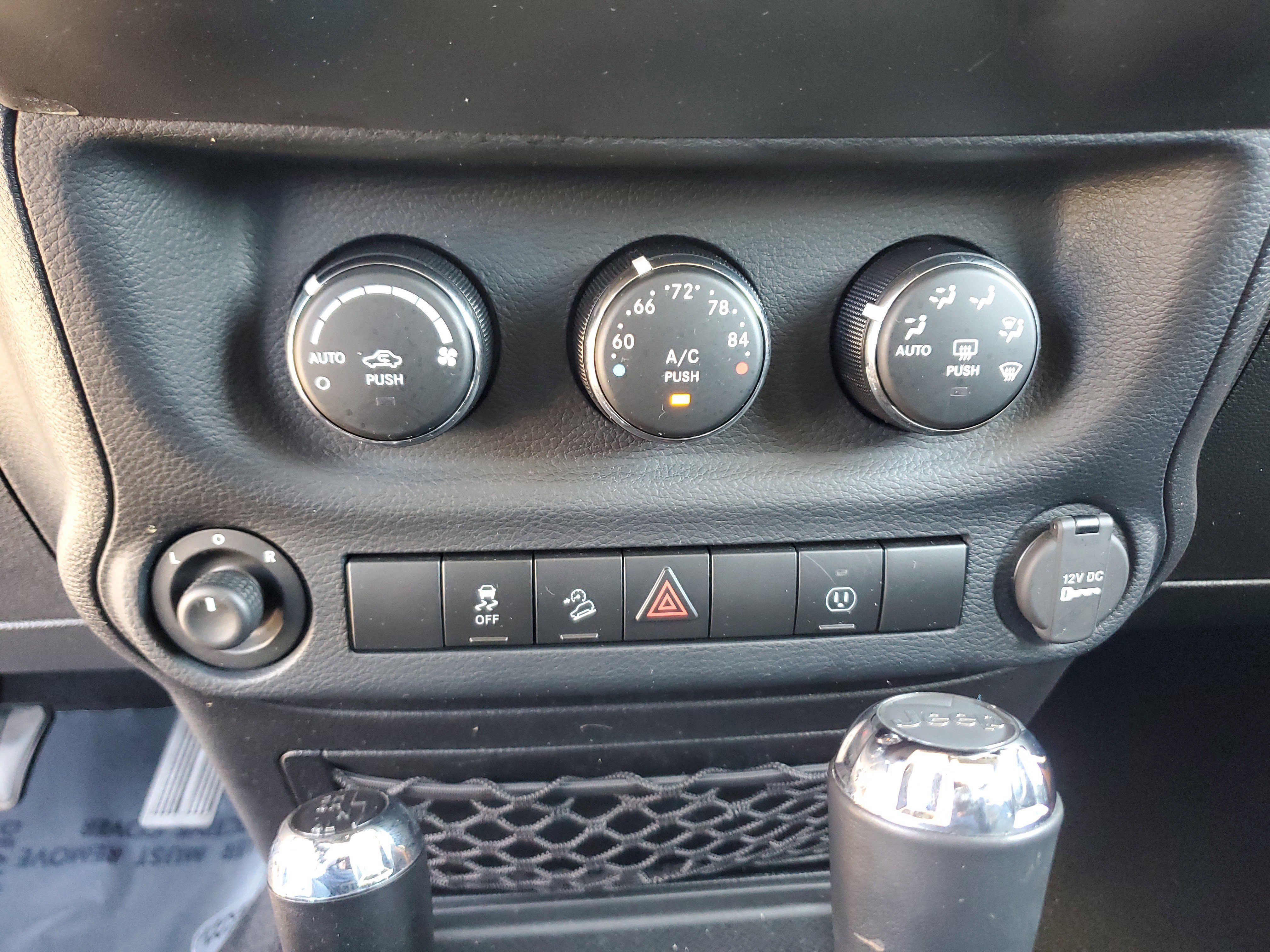 Used 2014 Jeep Wrangler Unlimited Sahara w/ Connectivity Group image 24