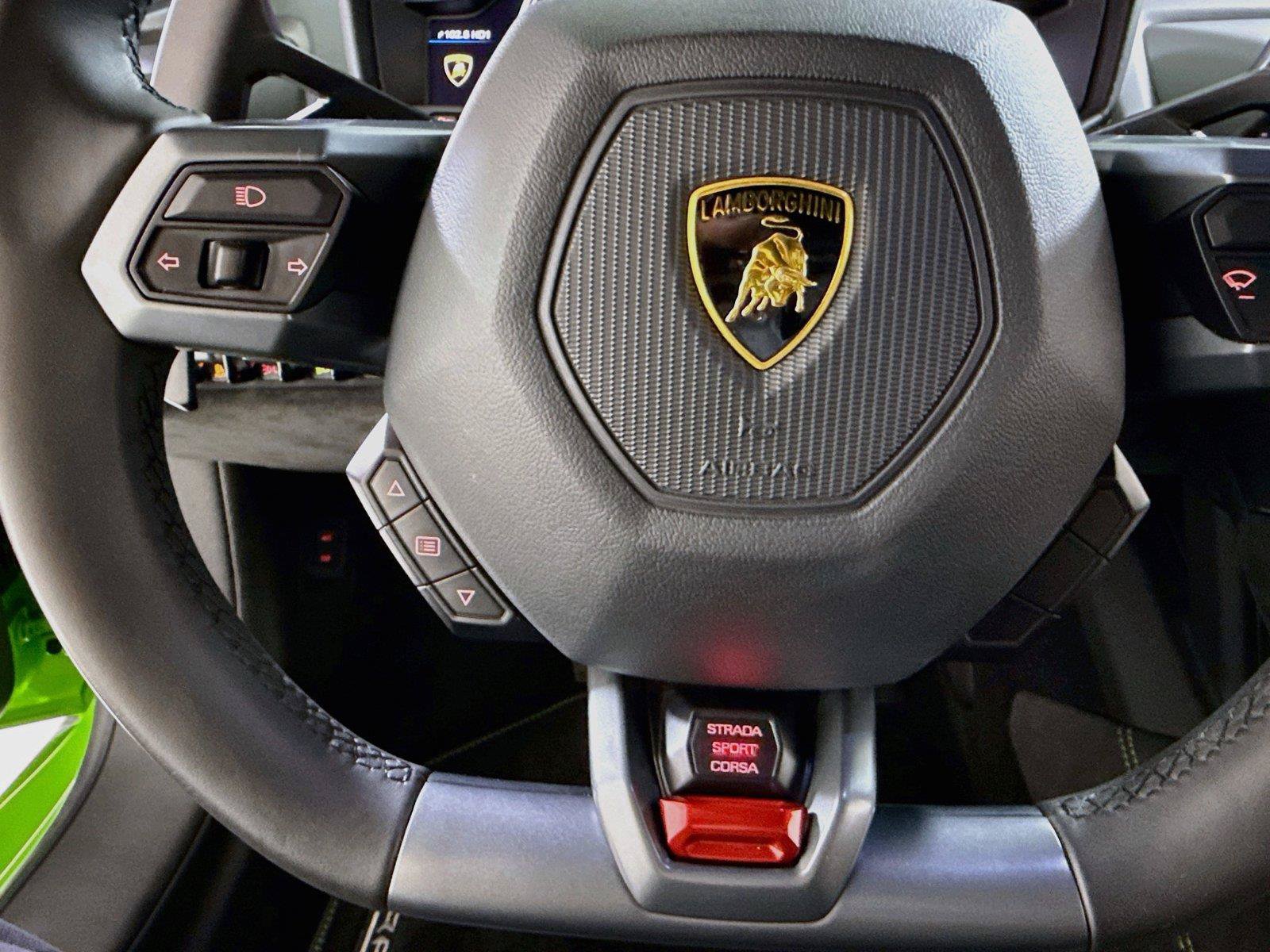 Used 2017 Lamborghini Huracan LP 580-2 RWD image 18