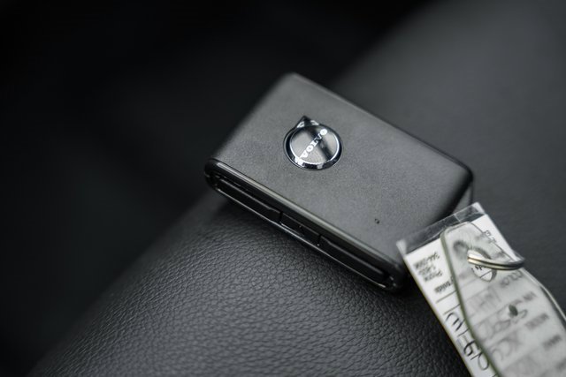 Certified 2025 Volvo XC40 B5 Core w/ Protection Package Premier image 42