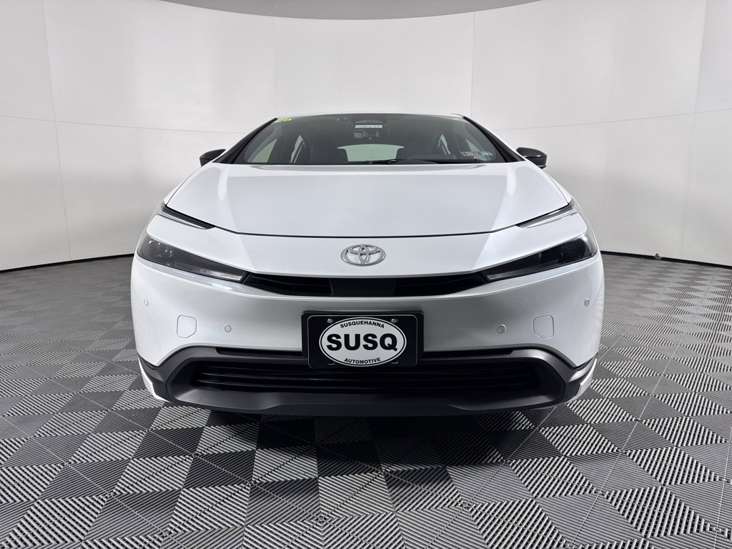 Used 2025 Toyota Prius LE image 2