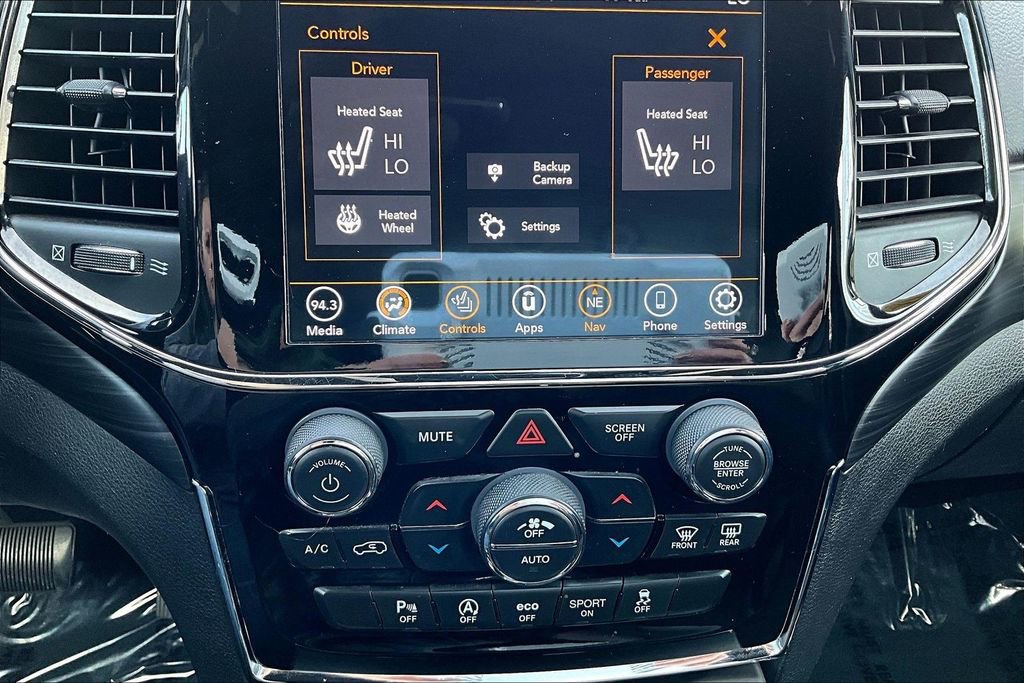 Used 2021 Jeep Grand Cherokee Laredo X image 24