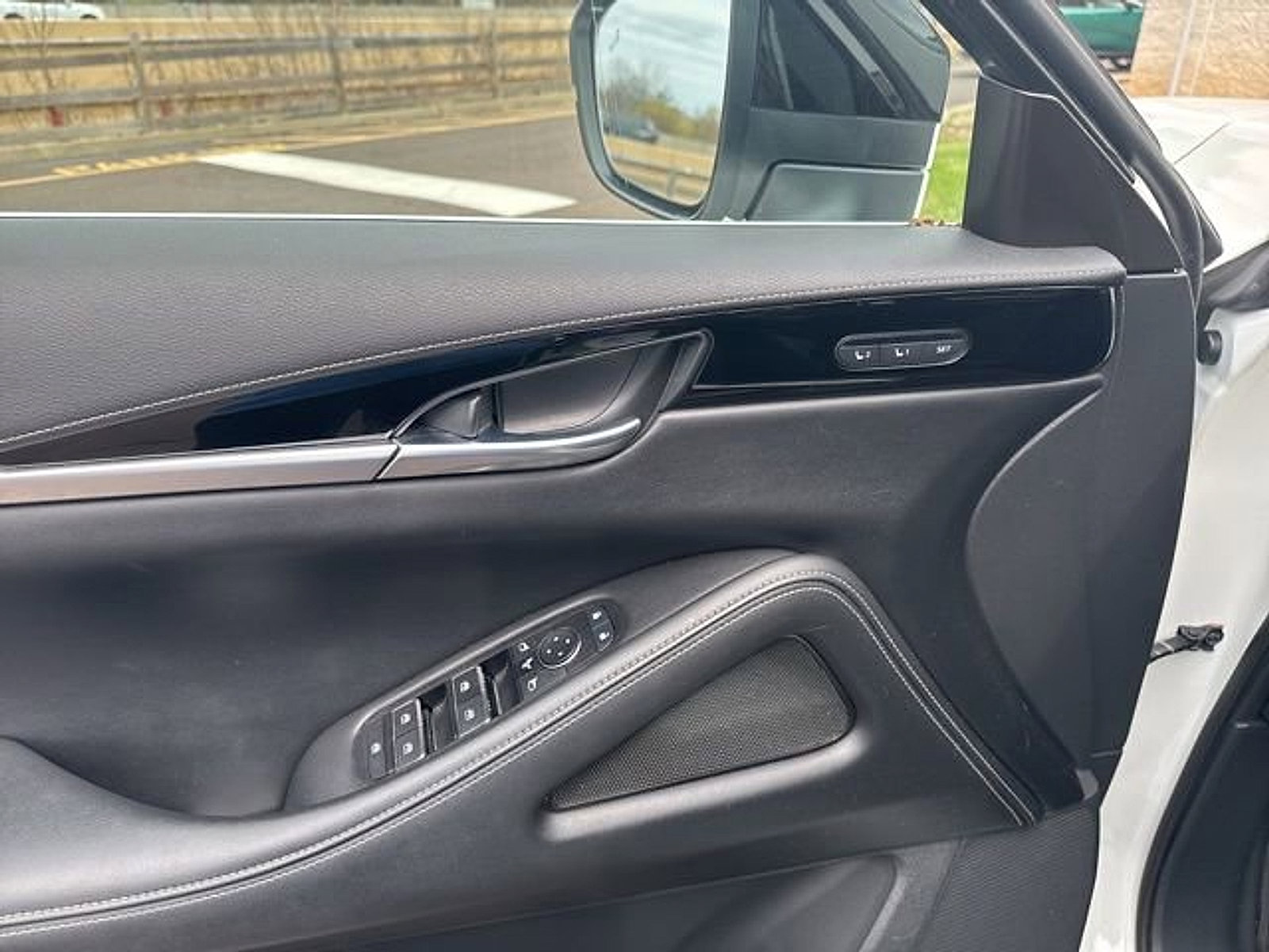 Used 2024 INFINITI QX60 Pure image 9