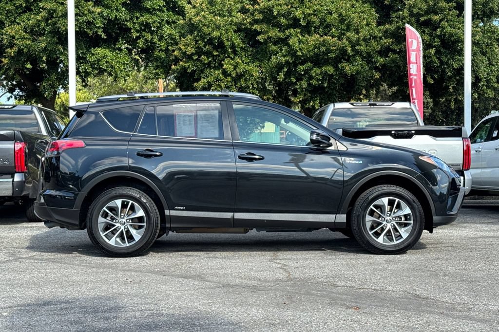 Certified 2018 Toyota RAV4 XLE AWD/4WD video 2