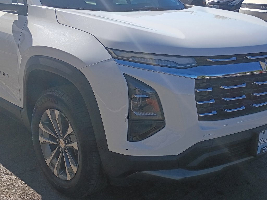 Used 2026 Chevrolet Equinox LT AWD/4WD image 12
