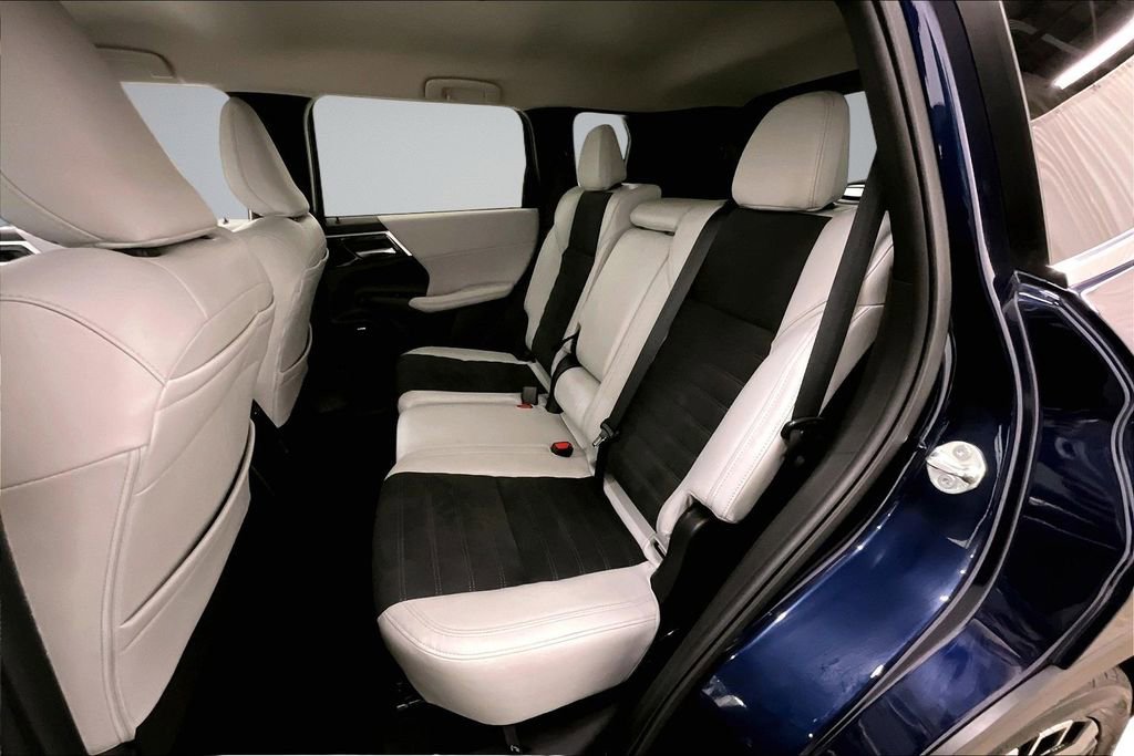 Used 2025 Mitsubishi Outlander SE AWD/4WD image 22
