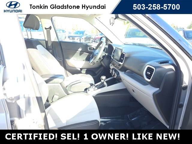 Certified 2025 Hyundai Venue SEL image 22