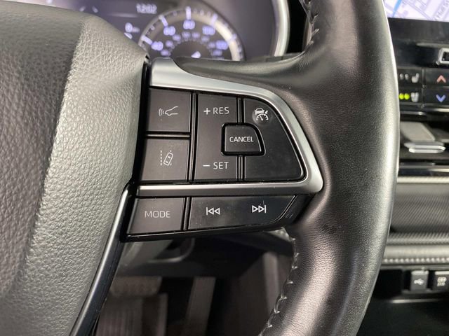 Used 2021 Toyota Highlander Platinum AWD/4WD image 17