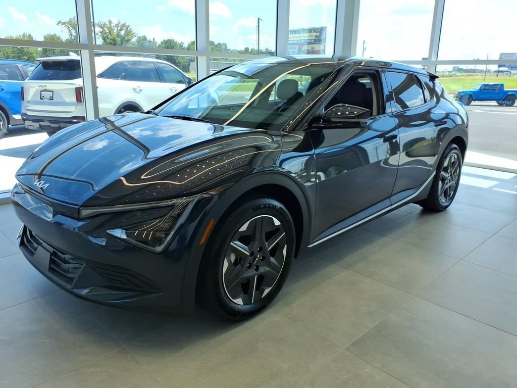 New 2026 Kia EV6 Light RWD image 3