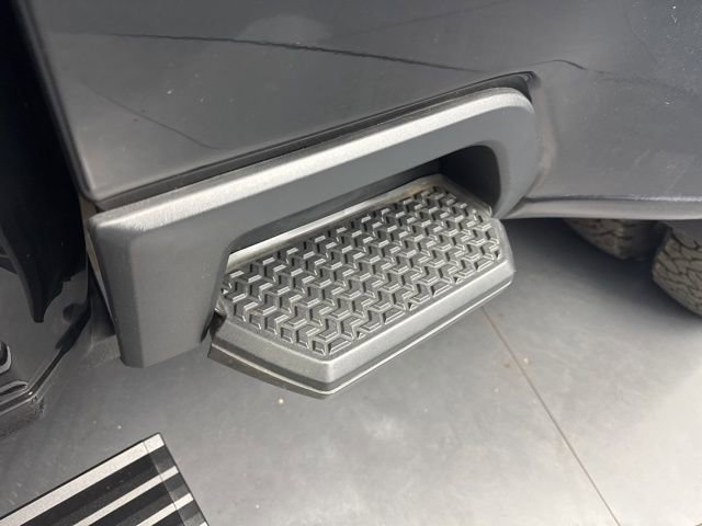 Used 2024 Chevrolet Silverado 3500 LTZ w/ LTZ Convenience Package image 41