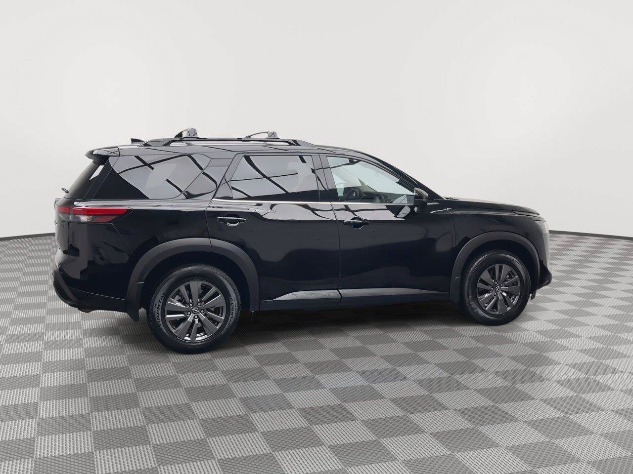 Used 2024 Nissan Pathfinder SV AWD/4WD image 36