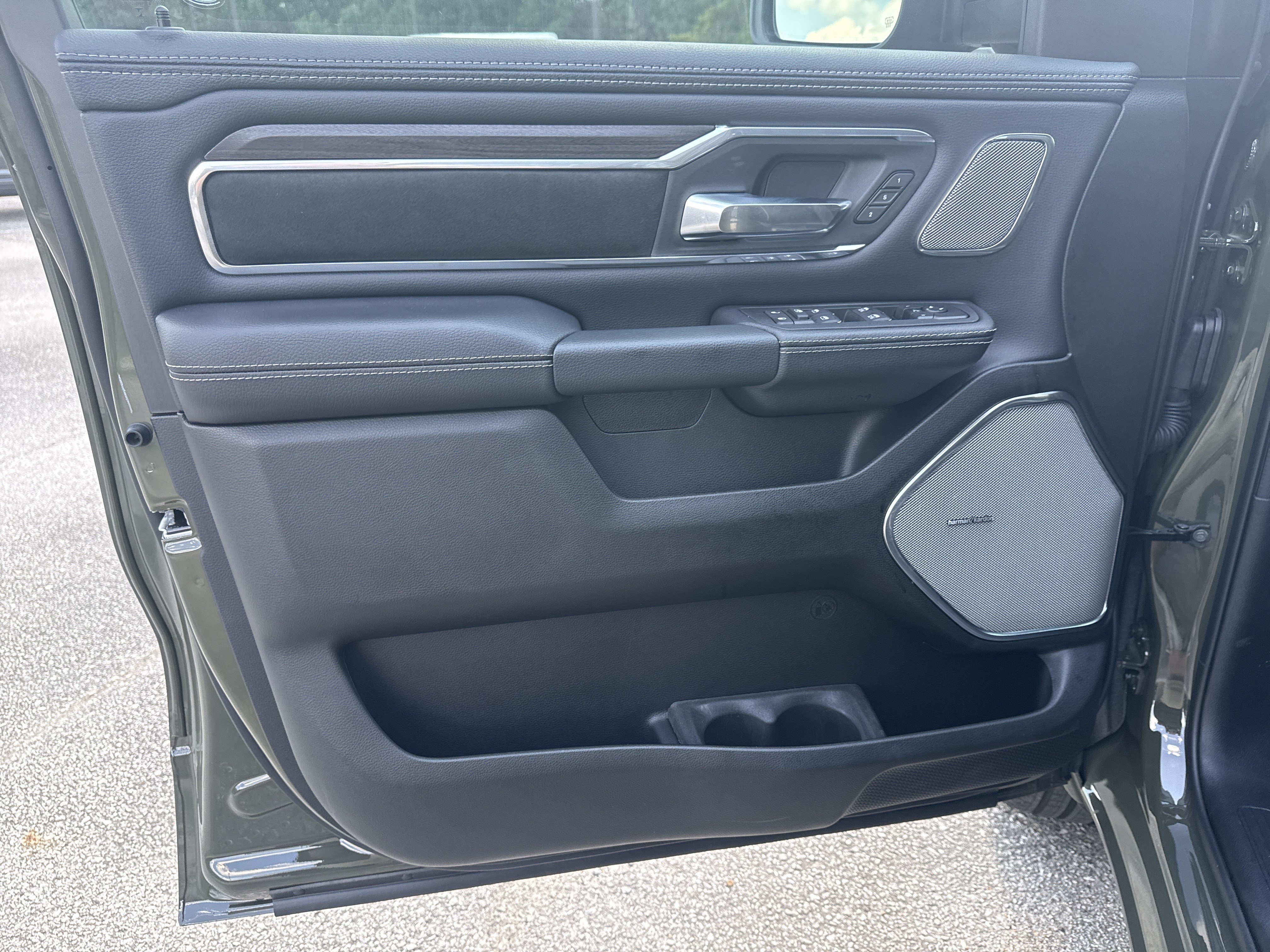 New 2026 RAM 1500 Laramie w/ Night Edition AWD/4WD image 10