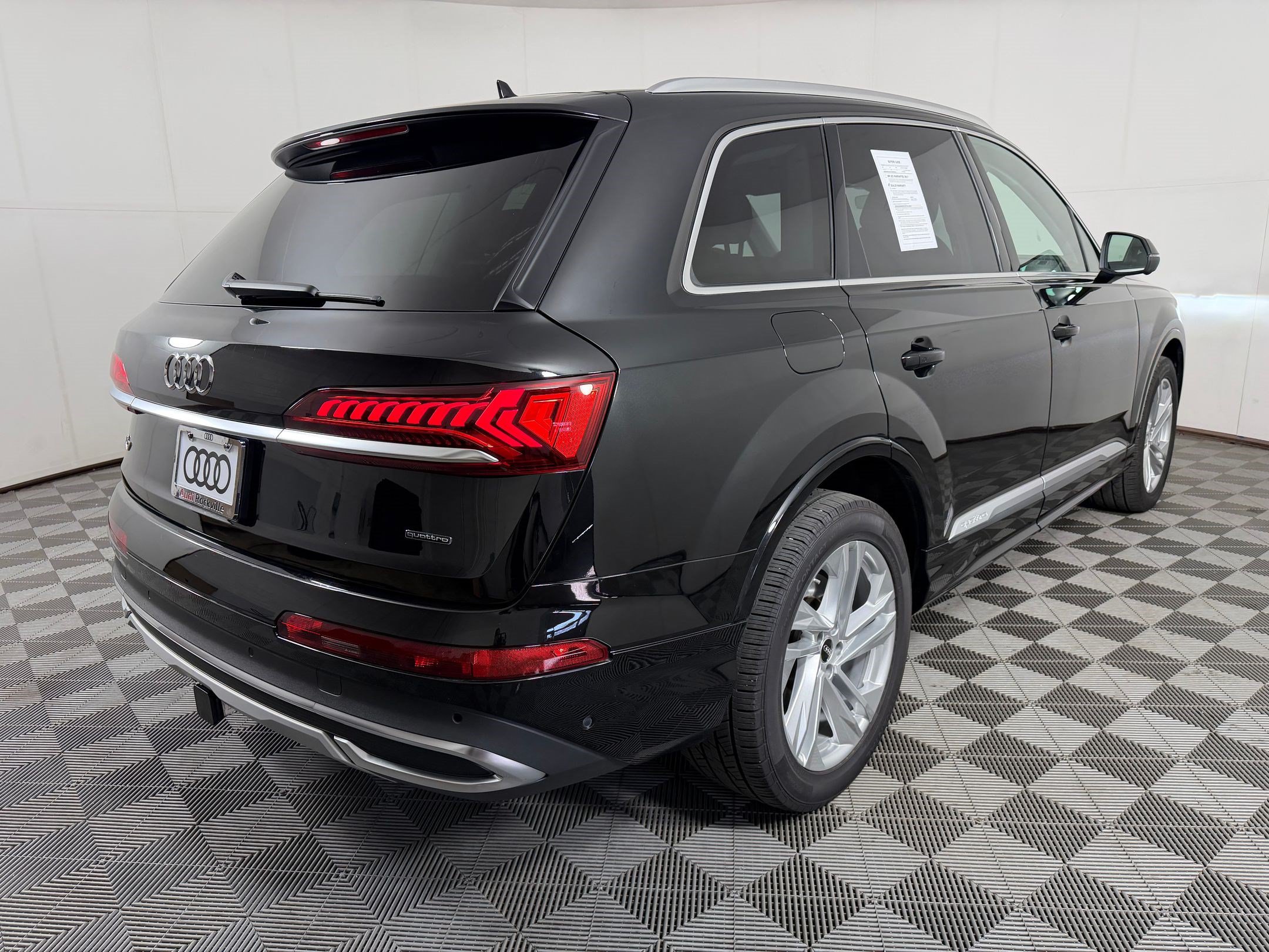 Used 2023 Audi Q7 3.0T Premium Plus w/ Premium Plus Package AWD/4WD image 9