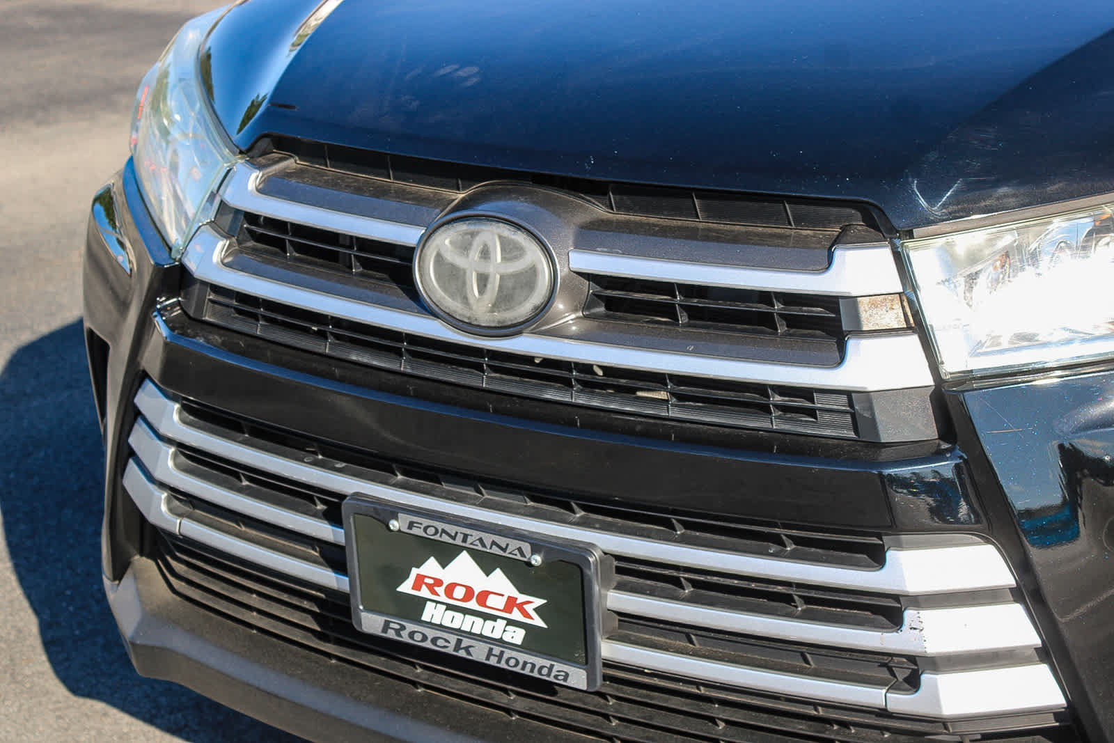 Used 2019 Toyota Highlander Plus FWD image 11