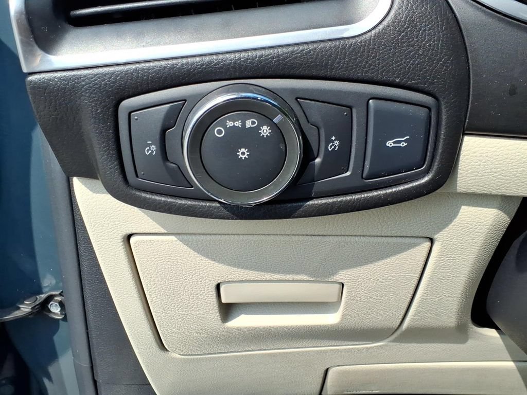 Used 2016 Ford Edge Titanium w/ Equipment Group 301A FWD image 19
