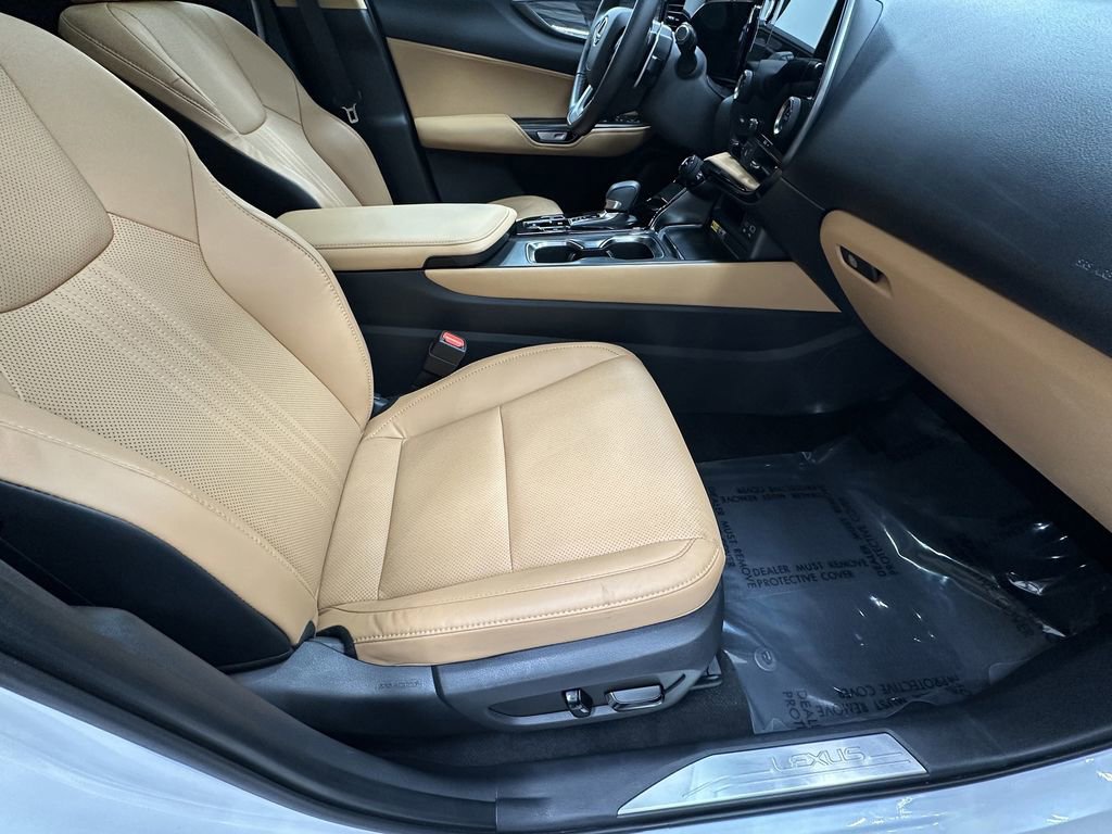 Used 2025 Lexus NX 250 FWD w/ Premium Package image 14