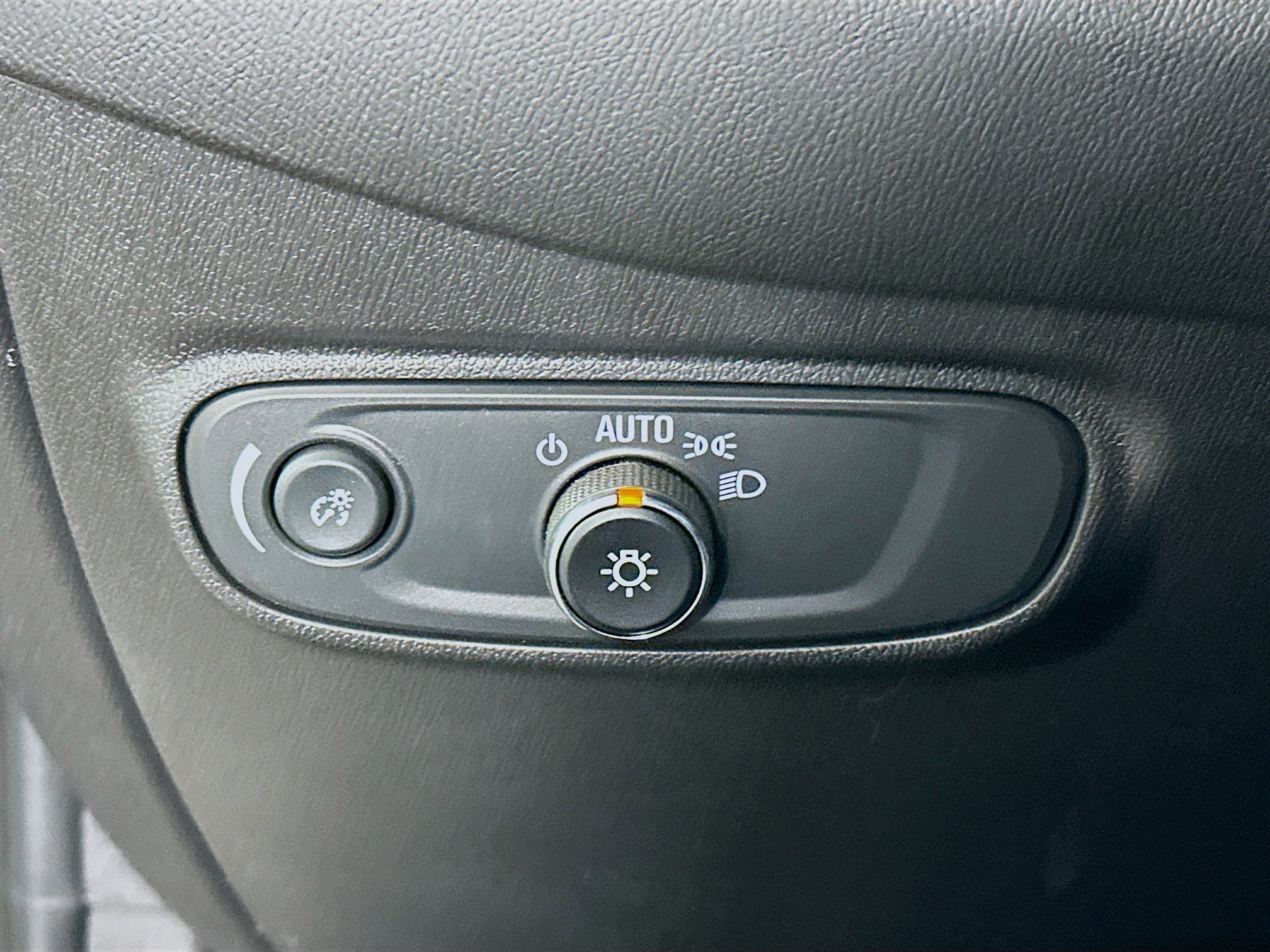 Used 2024 Chevrolet Equinox LT w/ LPO, Floor Liner Package FWD image 16