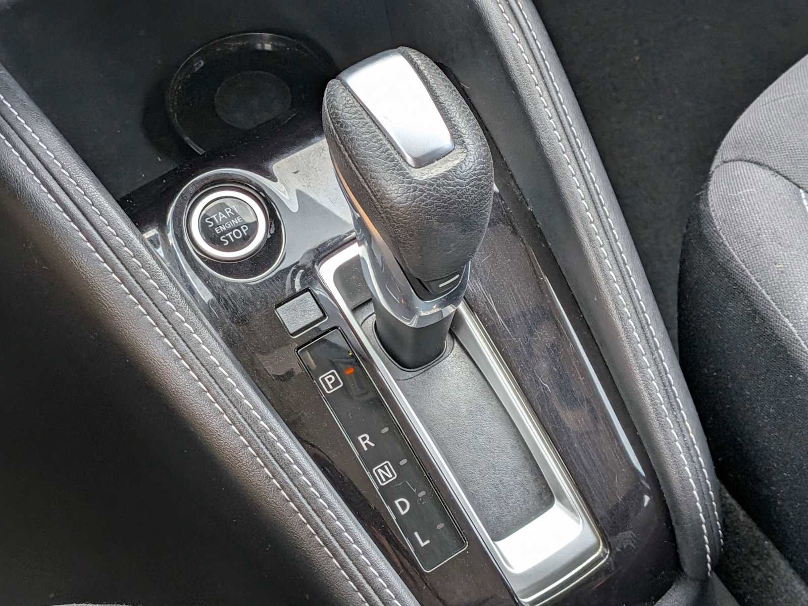 Used 2020 Nissan Kicks SV image 28