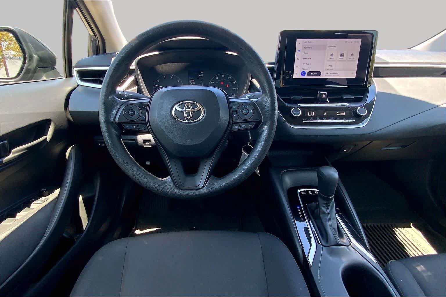 Used 2024 Toyota Corolla LE FWD image 5
