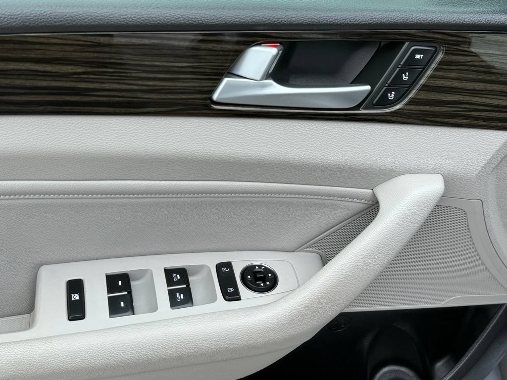 Used 2016 Hyundai Sonata Limited FWD image 12