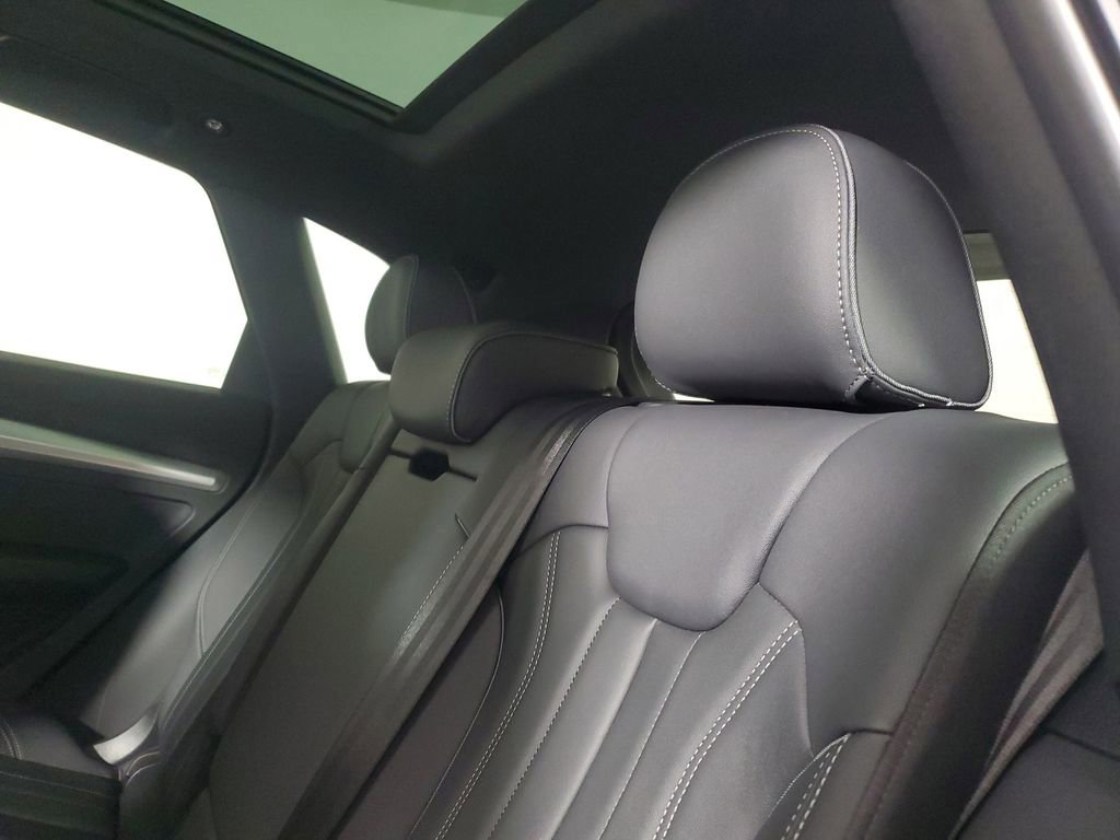 Used 2025 Audi Q5 2.0T Premium image 13