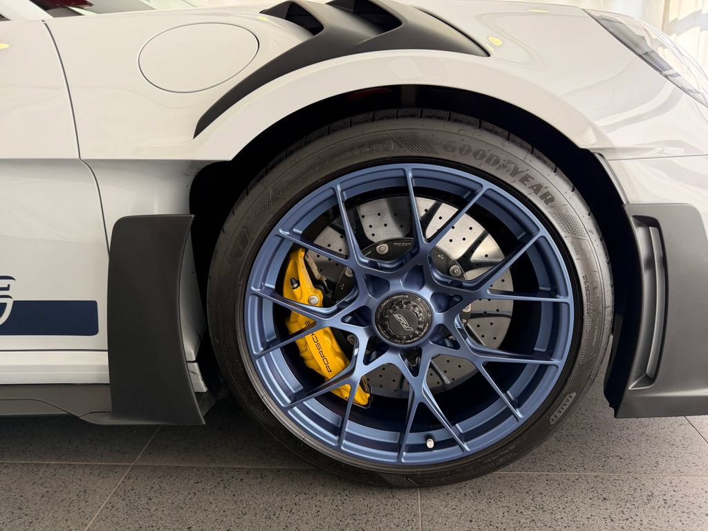 Certified 2025 Porsche 911 GT3 RS RWD image 12