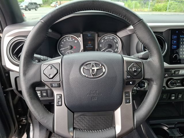 Used 2018 Toyota Tacoma Limited AWD/4WD image 16