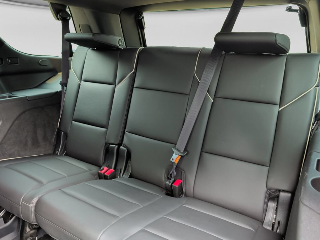Used 2021 Cadillac Escalade Premium Luxury AWD/4WD image 33