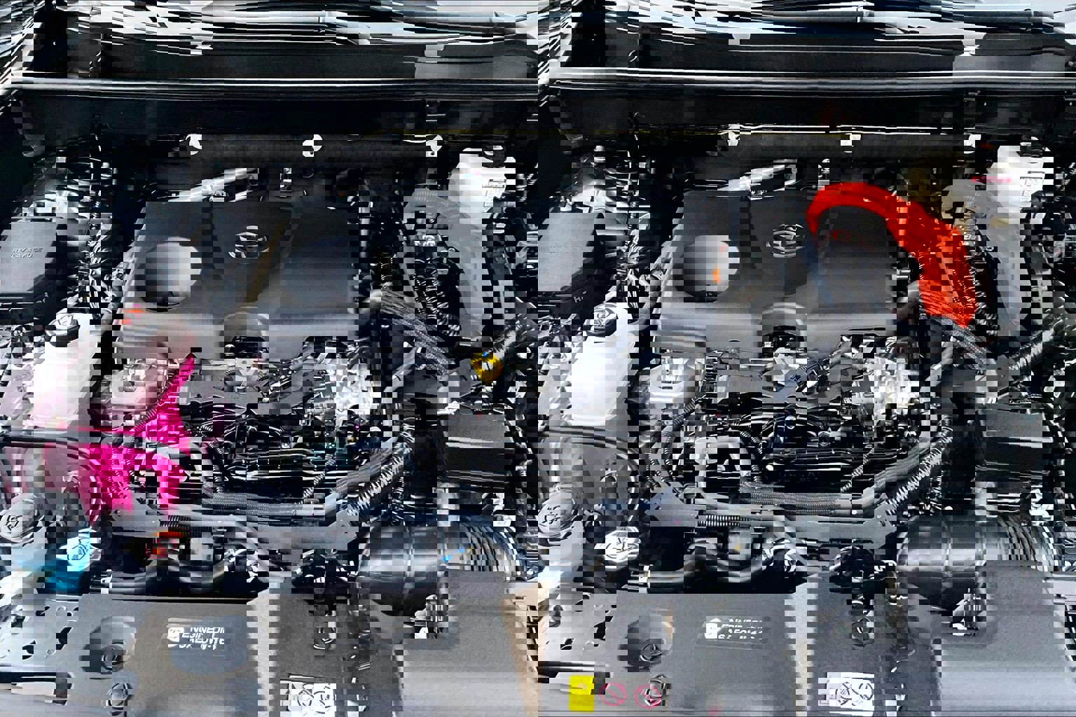 Used 2025 Toyota RAV4 XLE image 10