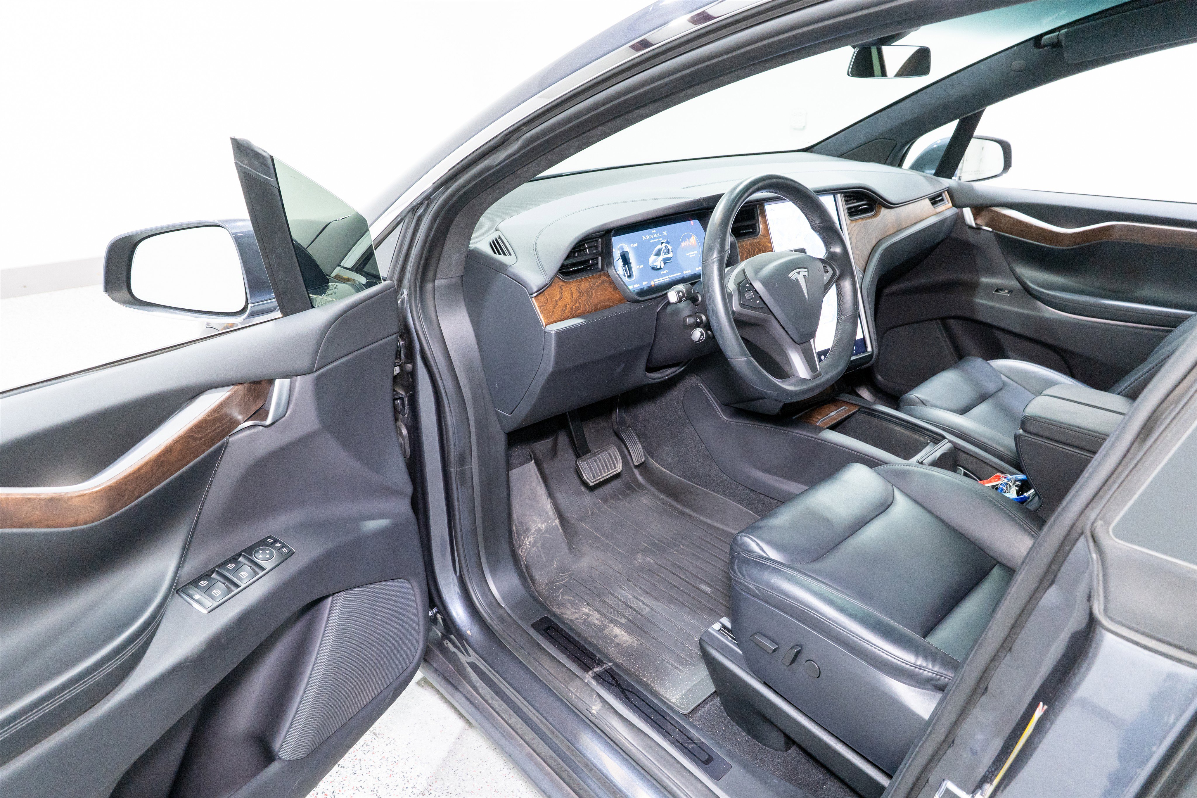 Used 2020 Tesla Model X Long Range image 13